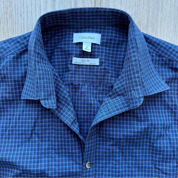 Calvin Klein Men’s Slim Fit & Non-Iron Button Down Blue & Navy Plaid Dress Shirt - Picture 2 of 7